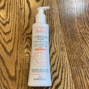 Avenue Gentle milk moisturizing no rinse cleansing lotion for sensitive skin